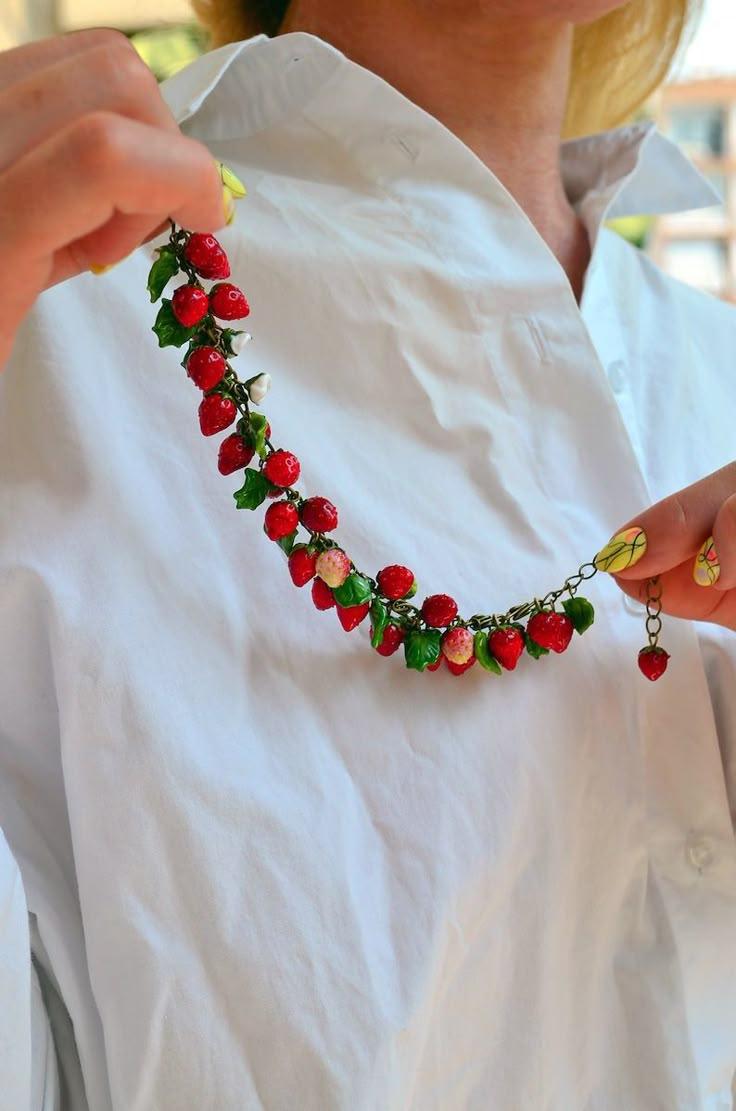Rustic Gems: Seasonal Berry Blend